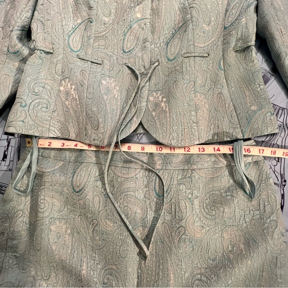 Jones New York Suit - Light Blue Paisley Suit Jacket and Skirt - Size 12 - Picture 10 of 15